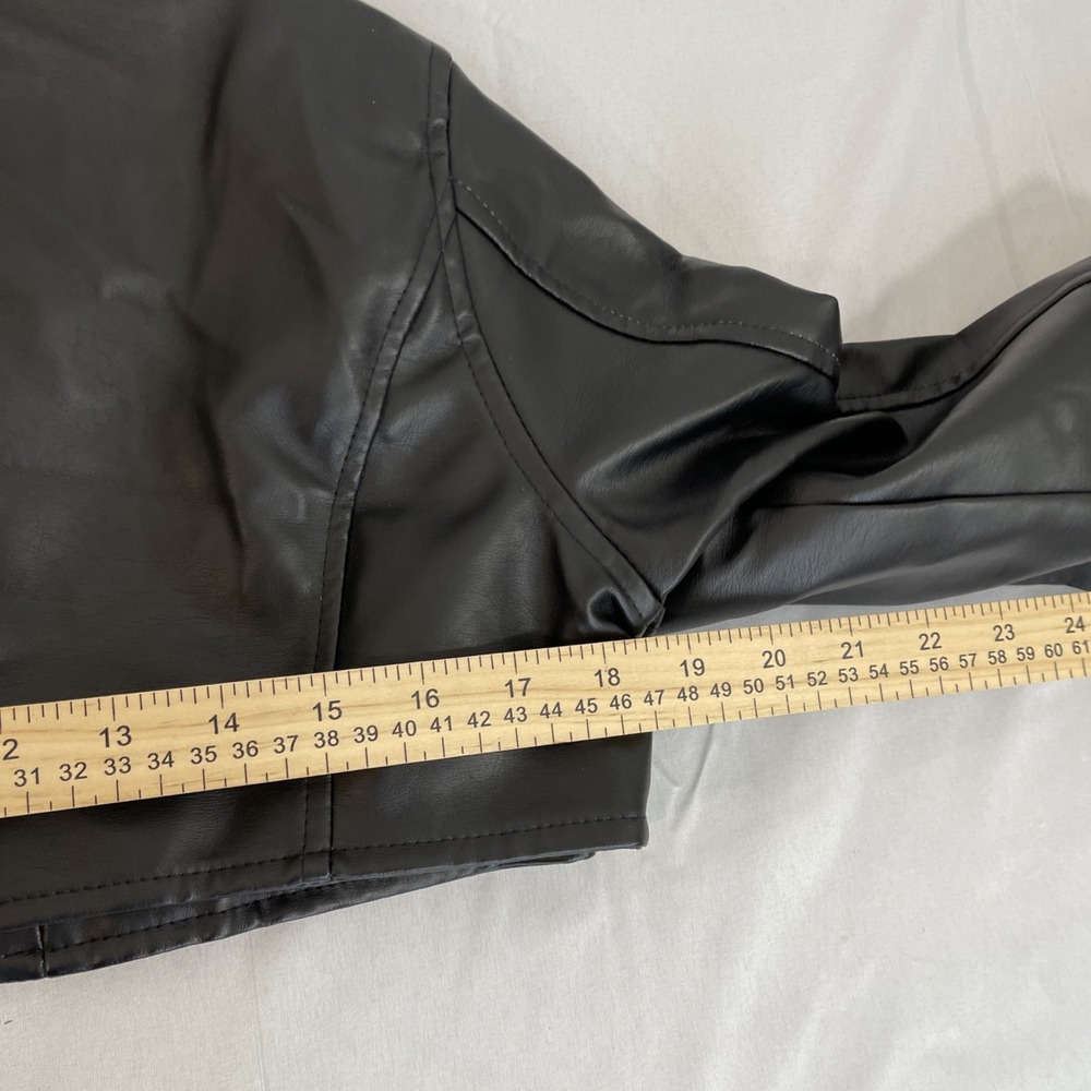 Fashion Nova Womens M Cropped Faux Leather Moto Jacket Zip L Sleeve+Belt NWTAGS - Picture 11 of 13